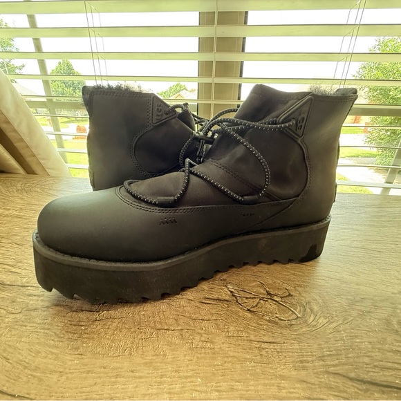 Ugg Classic Rising Toggle black size 10 new - Picture 6 of 9